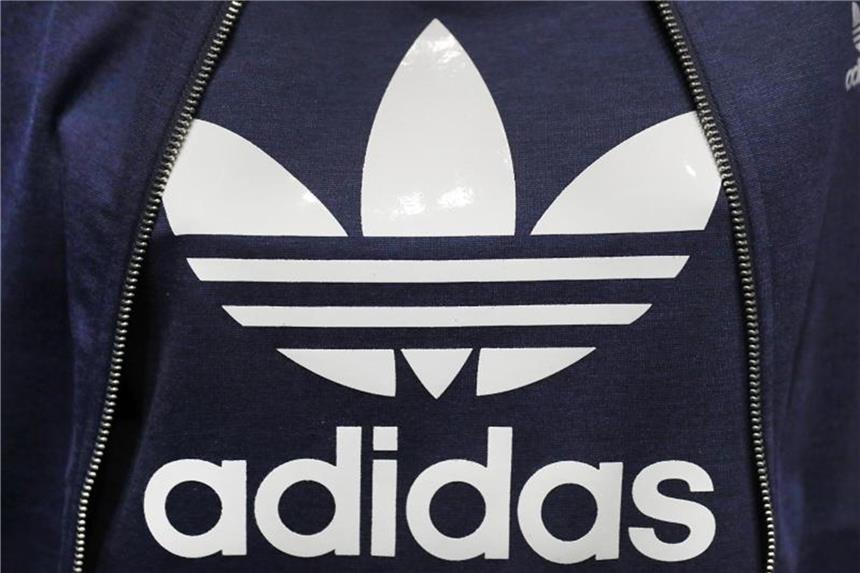 Adidas beschließt Aktienrückkauf über 3 Milliarden Euro Sportartikelhersteller Adidas plant massiv Aktien zurückzukaufen. In den kommenden Jahren sollen Aktien im Wert von rund drei Milliarden Euro zurückerworben werden. Foto: Daniel Karmann