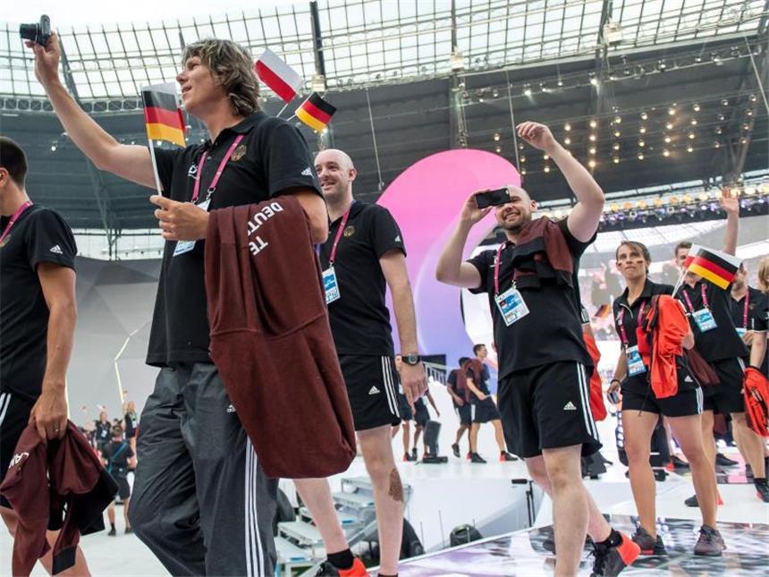"World Games" rücken Sportexoten ins Rampenlicht Sportler aus Deutschland kommen am 20. Juli während der Eröffnungszeremonie der World Games ins Stadion von Breslau. Foto: Maciej Kulczynski