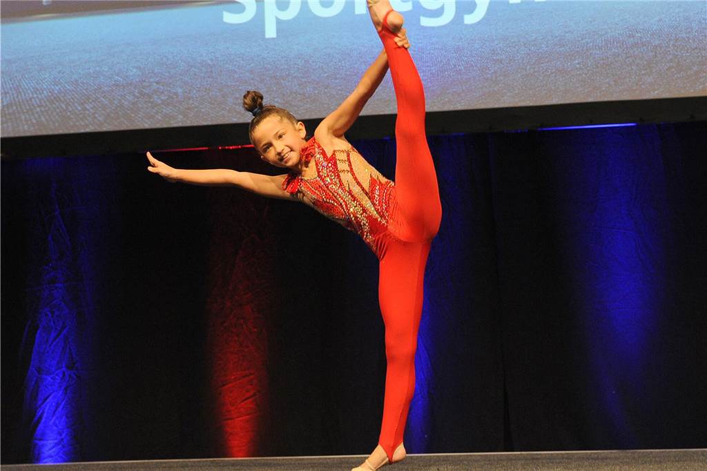 Jede Menge Ehrungen im Freischütz: 90 Bilder von der 57. Sportlerehrung der Stadt Sportlerehrung 2024 der Stadt SchwerteShowvorführung Rhytmische Sportgymnastik