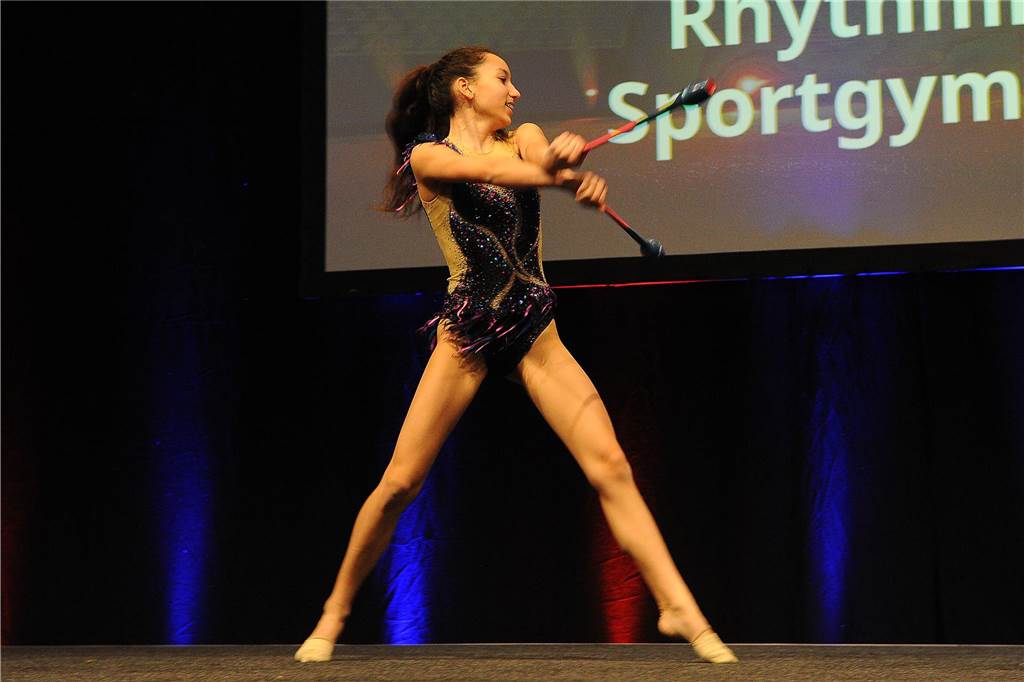 Jede Menge Ehrungen im Freischütz: 90 Bilder von der 57. Sportlerehrung der Stadt Sportlerehrung 2024 der Stadt SchwerteShowvorführung Rhytmische Sportgymnastik