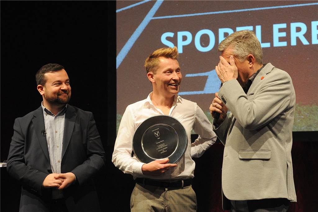Jede Menge Ehrungen im Freischütz: 90 Bilder von der 57. Sportlerehrung der Stadt Sportlerehrung 2024 der Stadt SchwerteVerleihung Sportlerehrenteller an Oliver Manz