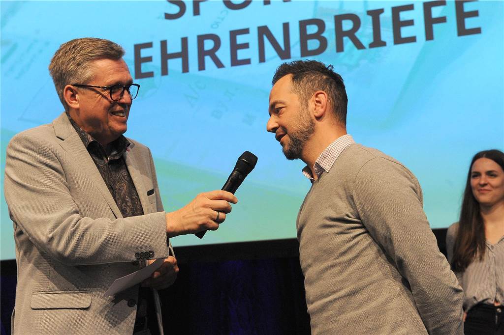 Jede Menge Ehrungen im Freischütz: 90 Bilder von der 57. Sportlerehrung der Stadt Sportlerehrung 2024 der Stadt SchwerteVerleihung der Sportlerehrenbriefe