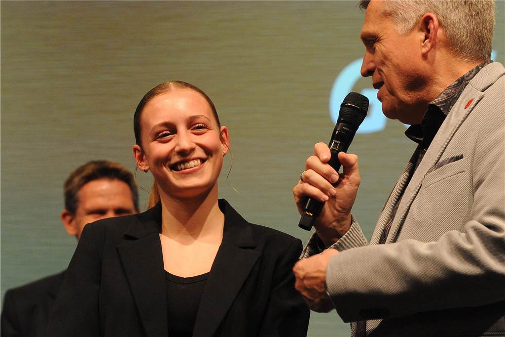 Jede Menge Ehrungen im Freischütz: 90 Bilder von der 57. Sportlerehrung der Stadt Sportlerehrung 2024 der Stadt SchwerteVerleihung der Sportplakette Gold