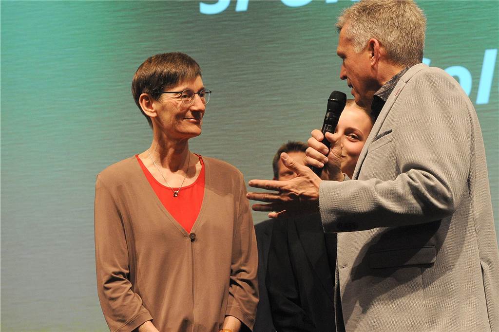 Jede Menge Ehrungen im Freischütz: 90 Bilder von der 57. Sportlerehrung der Stadt Sportlerehrung 2024 der Stadt SchwerteVerleihung der Sportplakette Gold