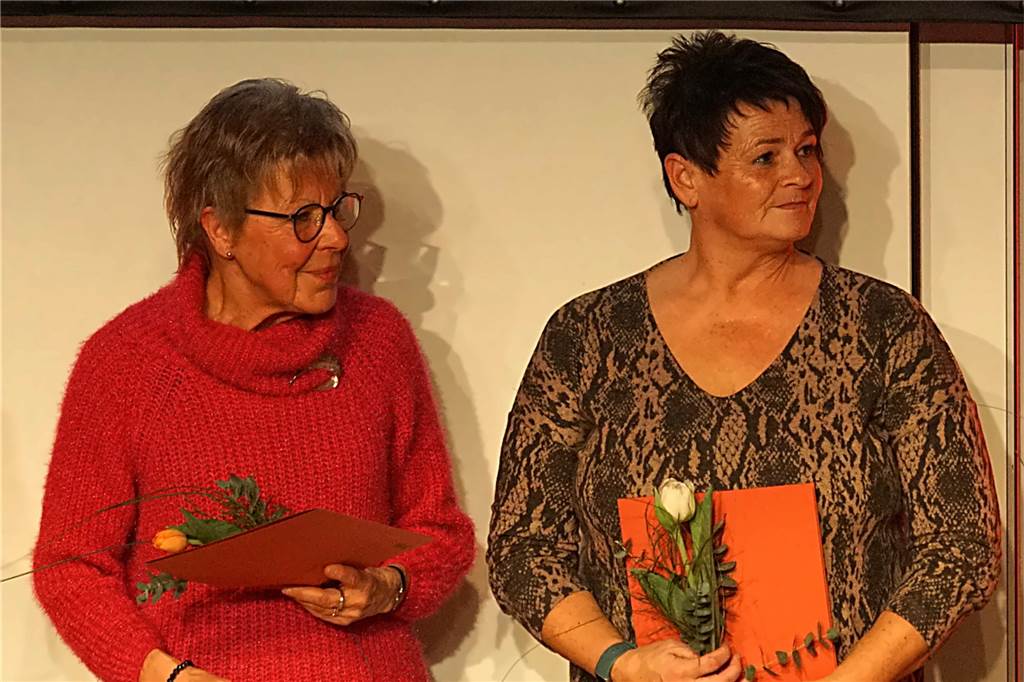 Sportlerehrungen 2020, 2021 und 2022 - li. Monika Bonin (Lauf Team Unna) u. re. Ilona Schaub (SuS Oberaden)