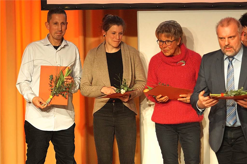 Sportlerehrungen 2020, 2021 und 2022 - v. li. Mario Windelschmidt, Marit Bergmann und Monika Bonoin (alle Lauf Team Unna)