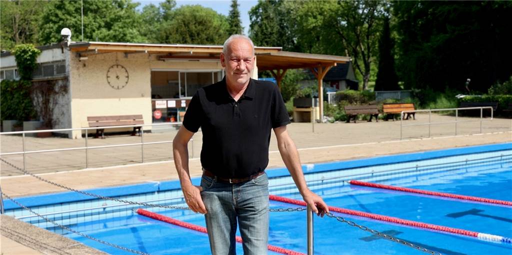 Um Geld zu sparen: Sollen Dortmunds Freibäder bei schlechtem Wetter schließen? Sportwelt-Chef Jörg Husemann denkt an eine zeitweilige Schließung der Freibäder, wenn das Wetter Kapriolen schlägt.