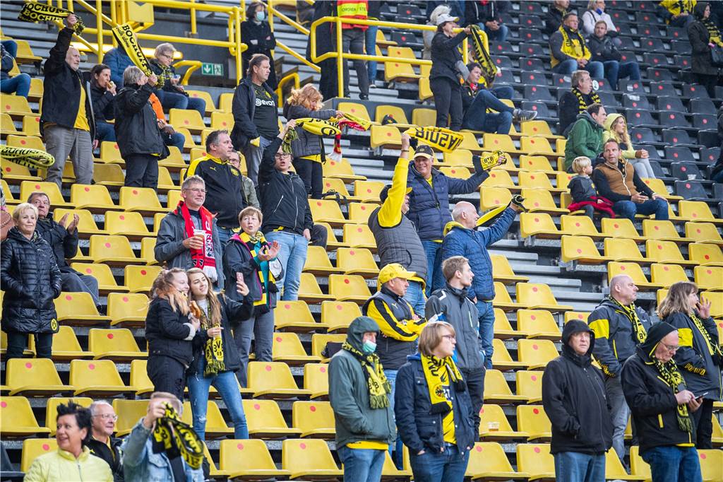 BVB-Fans vor Rückkehr ins Stadion: Ist es noch Echte Liebe? Stadionbesuch mit Abstand: für viele BVB-Fans keine Alternative.