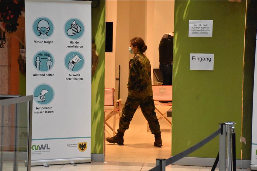 Stadt Dortmund, Bundeswehr und Ärzte der KVWL arbeiten zusammen: In wenigen Tagen beginnen in der Thier-Galerie die Corona-Impfungen für Kinder.
