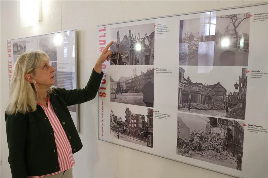 Kindheit in der Nachkriegszeit: Ausstellung regt zum Nachdenken an Stadtarchivarin Heike Biskup zeigt Kriegsschauplätze