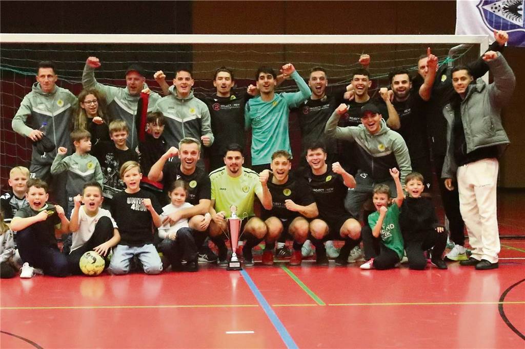 Stadtmeister in Recklinghausen wurde Bezirksligist FC 96, der sich in einem spannenden Endspiel gegen den B-Ligisten Genclikspor mit 7:6 nach Neunmeterschießen durchsetzte. Erstmals wurde der Titelkampf in der Festspielstadt in der Vestischen Arena ausgetragen, der Ort fand bei den Klubs viel Anklang. Am 20. Januar wird darüber beraten, ob dort auch der Titelkampf in 2026 ausgetragen werden soll.