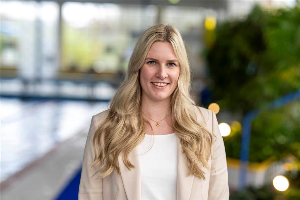 Begehrte Kurse: Wo man in Haltern schwimmen lernen kann Stadtwerke-Sprechern Annika Schrepping steht im Freizeitbad Aquarell.