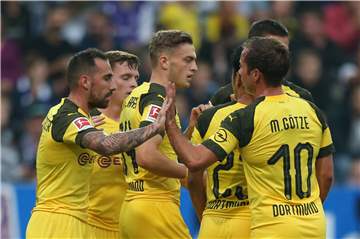 Stahl Debütant Paco Alcacer die Show: Jacob Bruun Larsen (M.).