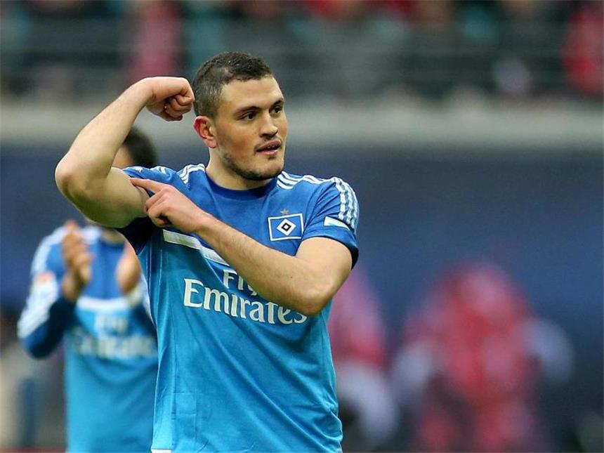 Papadopoulos: "Am Ende war es sicher der falsche Weg" Stand wegen seiner Schwalbe im Spiel gegen Köln in der Kritik: HSV-Profi Kyriakos Papadopoulos. Foto: Jan Woitas
