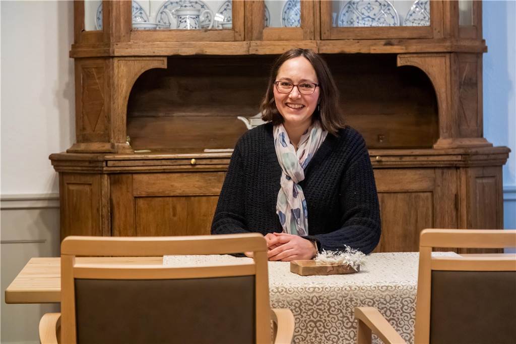 Auf der Suche nach der perfekten Kulisse: Wo man in Stadtlohn „Ja, ich will“ sagen darf Standesbeamtin Kerstin Wellekötter im Haus Hakenfort. Dort finden in Stadtlohn die meisten Trauungen statt.