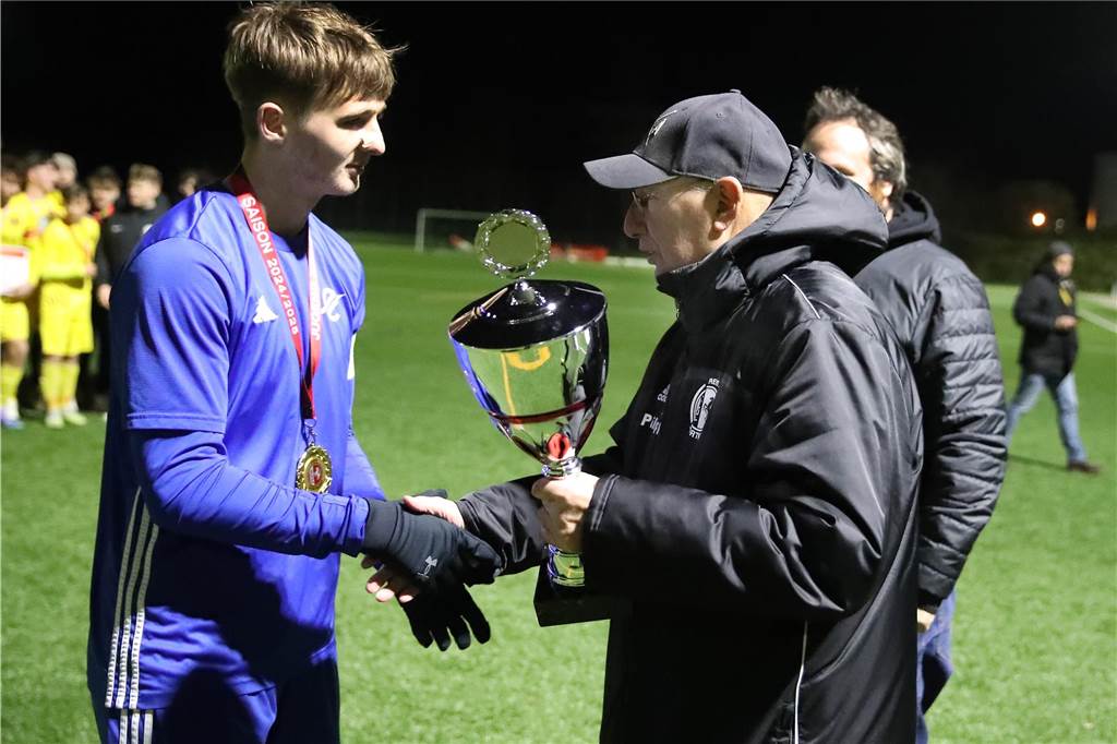 ASC 09 gewinnt Elfmeter-Drama Standesgemäß setzte sich die U19 des TSC Eintracht gegen den Nachwuchs der Dortmunder Löwen durch.