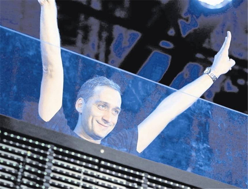 Massive Moments: Mayday 2009 mit vielen neuen Künstlern Star-DJ Paul van Dyk.