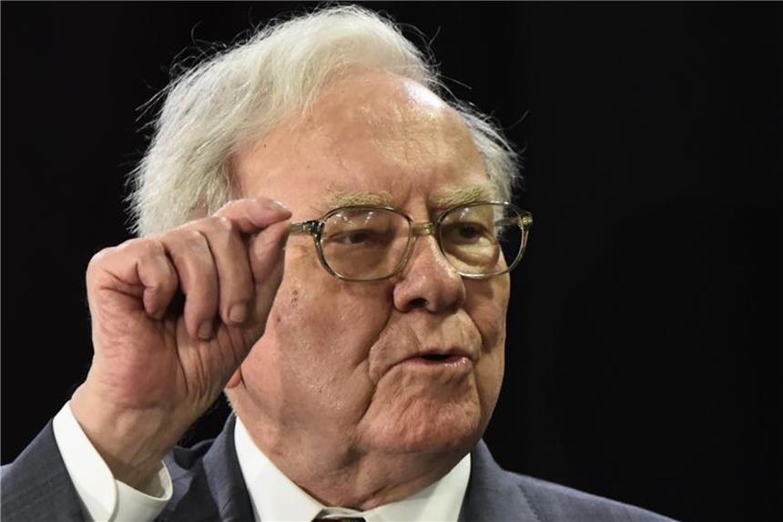 Starinvestor Buffett poltert weiter gegen Bitcoin Starinvestor Warren Buffett sagte, dass er den Bitcoin-Hype für eine Spekulationsblase halte, die zu einem „bösen Ende“ führen müsse. Foto: Larry W. Smith/EPA