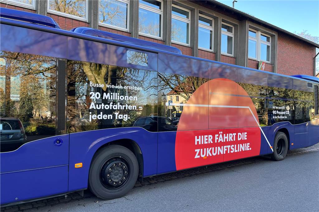 Verkehrswende: Gute Ideen für Haltern - aber auch Bedenken der Stadt Starke Argumente für die Verkehrswende sind auf einem Bus zu lesen: Busse ersetzen jeden Tag 20 Millionen Autofahrten.