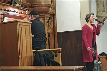 Starke Stimme. Sandra  Batkowski bei ihrem umjubelten Auftritt in der Benediktus-Kirche Herbern.