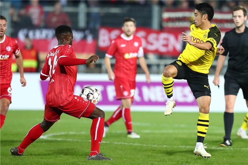 BVB II siegt 5:0 - Kagawa legt vor, Isak trifft dreifach Starker Auftritt gegen Essen: Shinji Kagawa (r.).