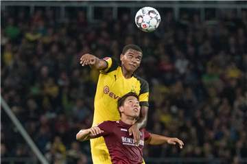 Starker Auftritt in Hannover: BVB-Innenverteidiger Manuel Akanji (hinten).