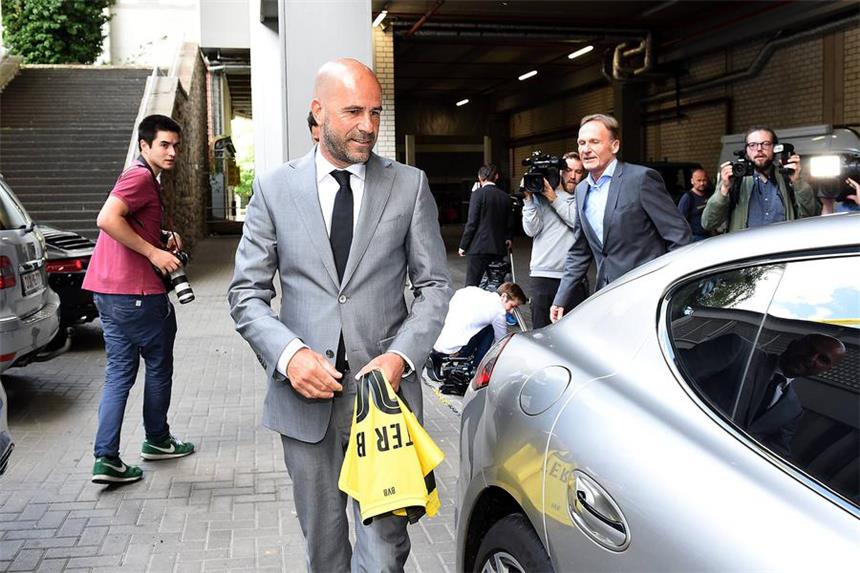 Der BVB startet heute in die Sommervorbereitung Startet heute mit dem BVB in die Sommervorbereitung: Trainer Peter Bosz.