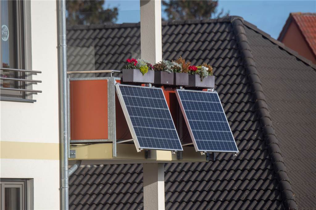 Steckerfertige Balkon-Photovoltaik-Anlage (Symbolbild)