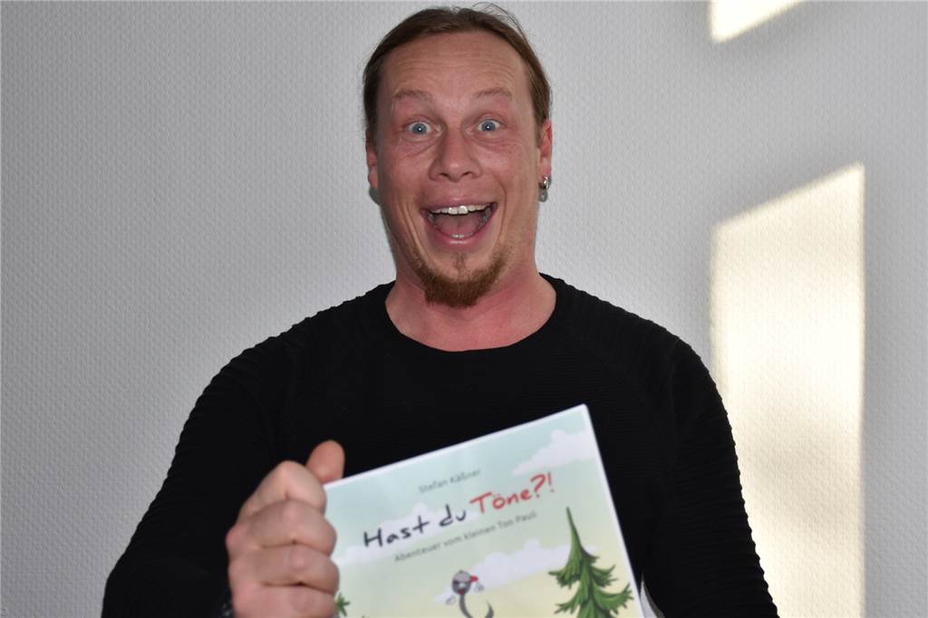 Stefan Käßner hat ein Buch für Kinder geschrieben, das Instrumente ganz einfach auf naturwissenschaftlicher Basis erklärt.