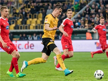 Stefan Kutschke (M) gehörte zu den Erfolgsgaranten im Dynamo-Team. Foto: Thomas Eisenhuth