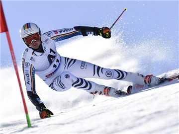 Stefan Luitz in Aktion. Foto: Gian Ehrenzeller
