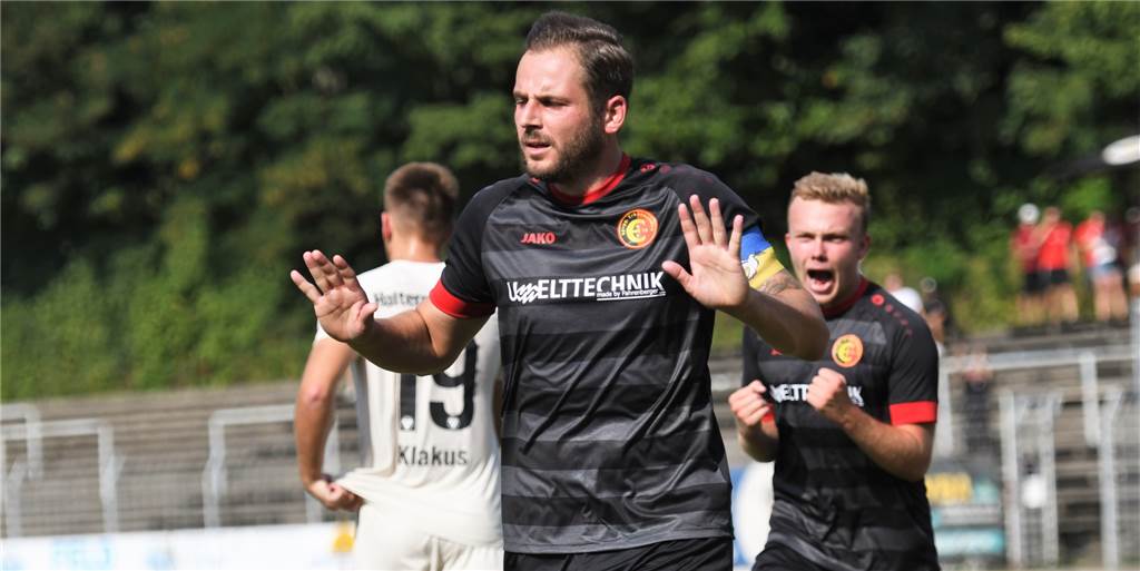 Spvgg. Erkenschwick - TuS Haltern: Die Stimmen zum Derby im Video Stefan Oerterer war mit drei Treffern der entscheidende Spieler - und steht im Video Rede und Antwort.