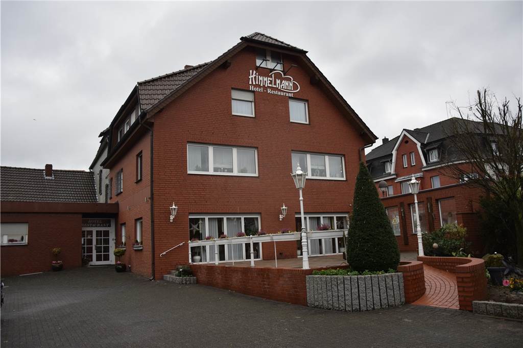Himmelmann in Lippramsdorf: Ein uriges Restaurant für Fleisch-Fans Stefan und Britta Himmelmann führen das Hotel-Restaurant Himmelmann.