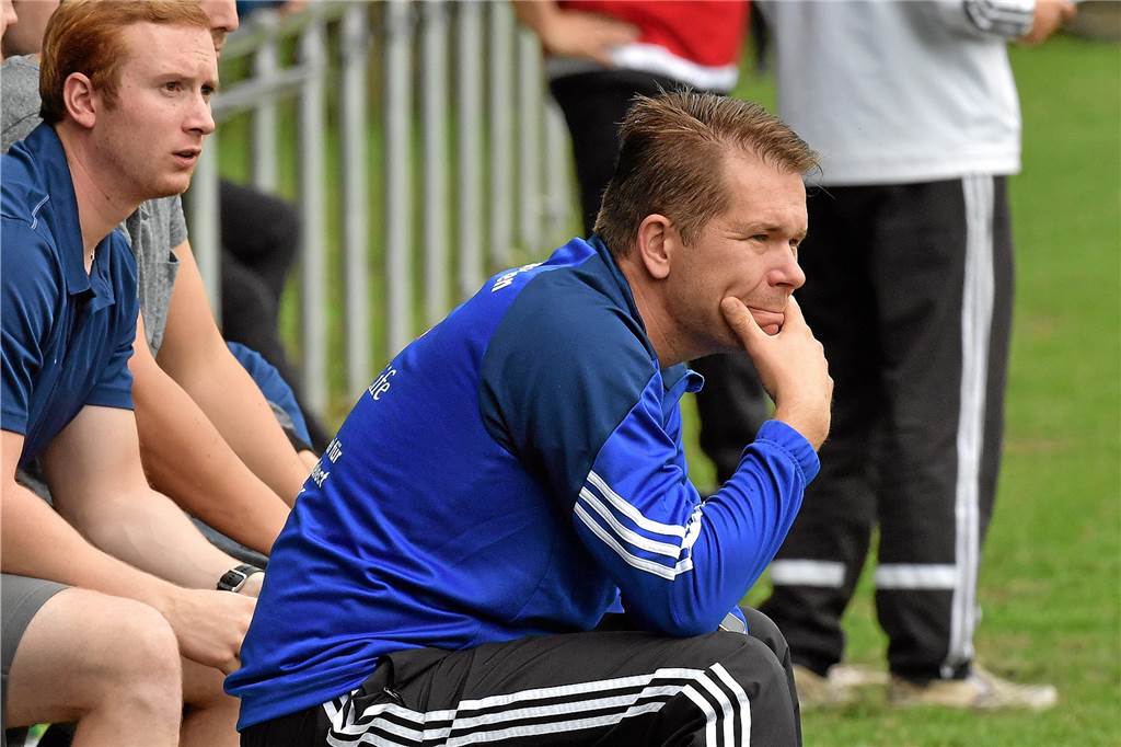 Doppelbelastung in der Vorbereitung: Warum diese Lüner Fußballtrainer ihre Spieler fordern Stefan Urban, Trainer des SV Preußen, sieht sein Team jeden Tag.
