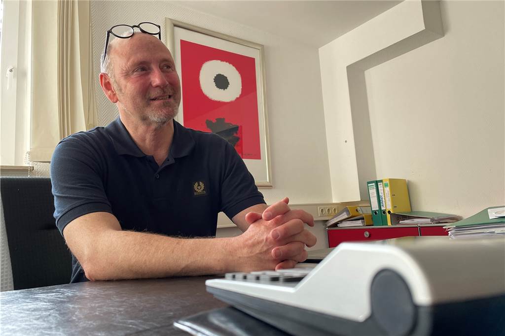 Familie Bonau und ihr (Alb-)Traum von der Doppelhaushälfte in Castrop-Rauxel Stefan Völmeke ist Geschäftsführer der Esta Immobilien in Becklem. Er arbeitet seit 28 Jahren im Investorengeschäft.