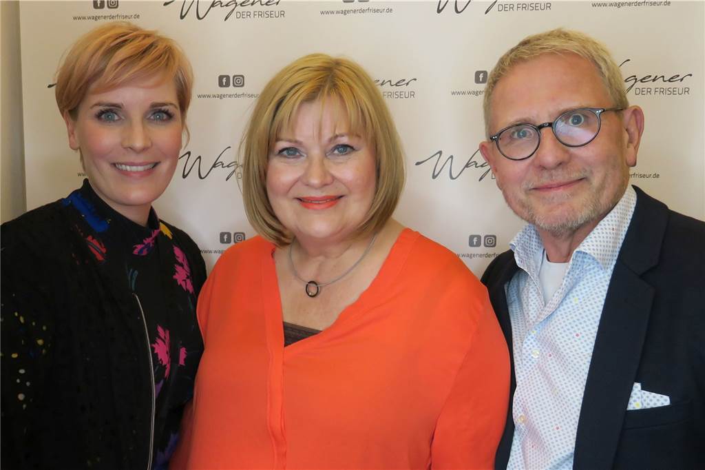 Stefan Wagener: „Licht an“ gegen Insolvenzen im Friseurhandwerk Stefan Wagener führt mit seiner Frau Rita Wagener (m.) und seiner Tochter Teresa den Friseursalon "Wagener - Der Friseur".