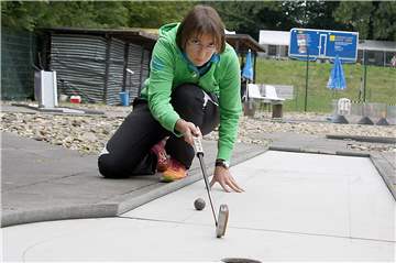 Stefanie Blendermann nimmt mit der deutschen Nationalmannschaft an der Weltmeisterschaft der Minigolfer teil.