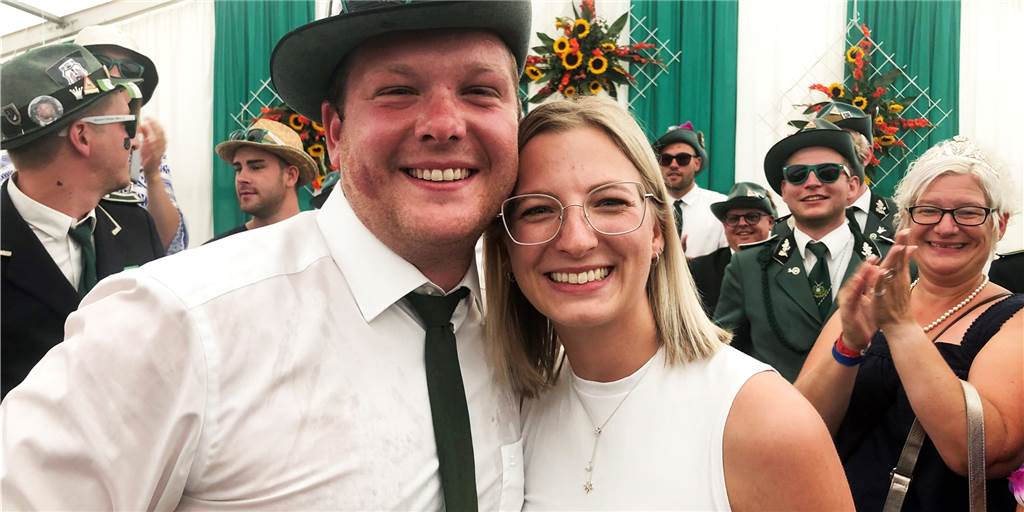 Schützenfest: Altendorf-Ulfkotte hat einen neuen König Steffen Schulz ist neuer König von Altendorf-Ulfkotte. Zur Königin nahm er Emilie Besten.