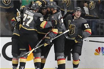 Stehen in ihrem ersten NHL-Jahr schon fast im Stanley-Cup-Finale: Die Vegas Golden Knights. Foto: John Locher/AP