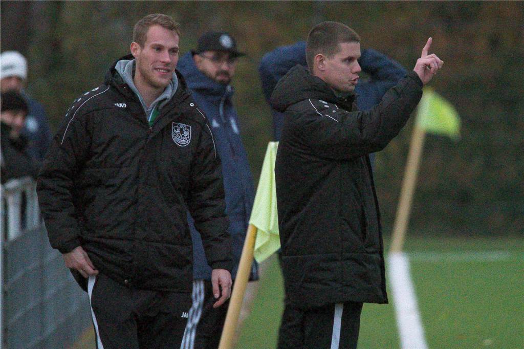 Bossendorfer bricht „persönlichen Fluch“: Allzweckwaffe Jan Mettler kann nicht immer helfen Stehen mit dem SV Bossendorf aktuell auf Platz sieben in der Kreisliga B3: Benedict Kuss (l.) und Nico Martinez.