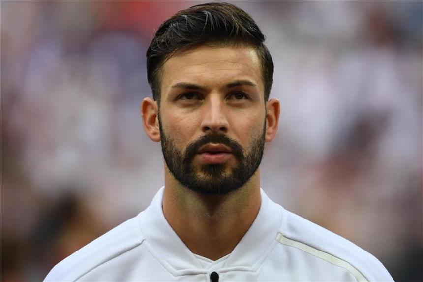 Plattenhardt vor Wechsel? - WM-Fahrer zurück im Training Steht bei Hertha BSC offenbar vor dem Absprung: Nationalspieler Marvin Plattenhardt. Foto: Federico Gambarini
