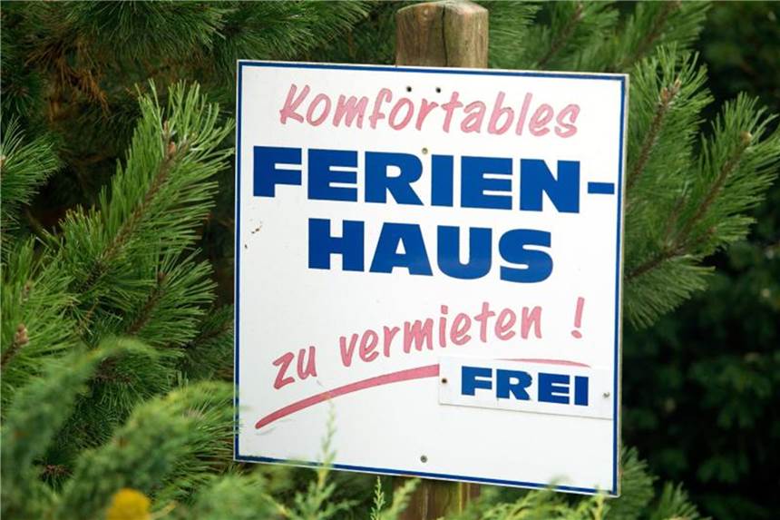 Beim Kauf eines Ferienhauses Preis und Nachfrage abwägen Steht das Objekt in einer touristisch attraktiven Gegend? Das ist eine der Fragen, die sich Käufer eines Ferienhauses stellen sollten. Foto: Stefan Sauer