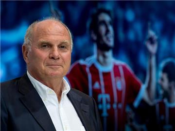 Steht dem Videobeweis weiter kritisch gegenüber: Bayern-Präsident Uli Hoeneß. Foto: Sven Hoppe