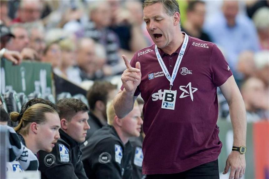 THW Kiel und SG Flensburg-Handewitt wollen das Unmögliche Steht mit THW Kiel in Skopje unter Druck: Coach Alfred Gislason. Foto: Axel Heimken