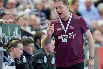 Steht mit THW Kiel in Skopje unter Druck: Coach Alfred Gislason. Foto: Axel Heimken