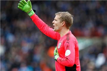 Steht momentan noch als Leihgabe bei Huddersfield Town im Tor: Der Ex-Mainzer Jonas Lössl. Foto: Martin Rickett