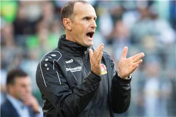 Steht nach zwei Saisonniederlagen unter Druck: Leverkusens Trainer Heiko Herrlich. Foto: Federico Gambarini