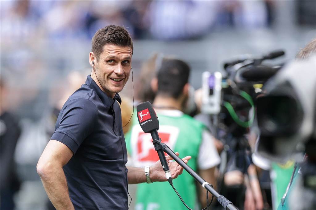 Der Startschuss für eine neue BVB-Zeitrechnung muss von der Mannschaft kommen Steht vor arbeitsreichen Wochen: BVB-Sportdirektor Sebastian Kehl.
