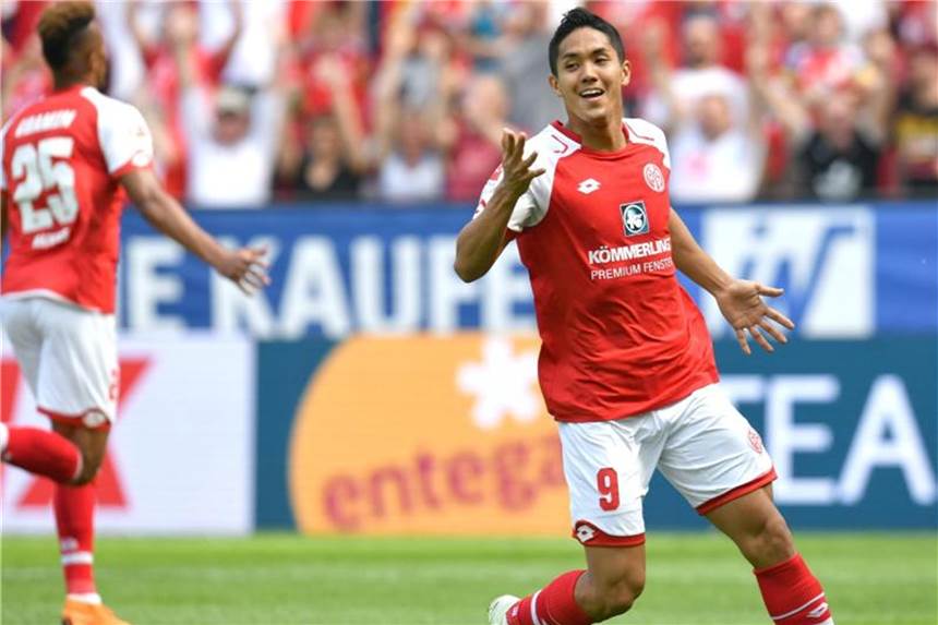 Mainzer Muto vor Wechsel nach England Steht vor einem Wechsel nach England: Yoshinori Muto. Foto: Torsten Silz