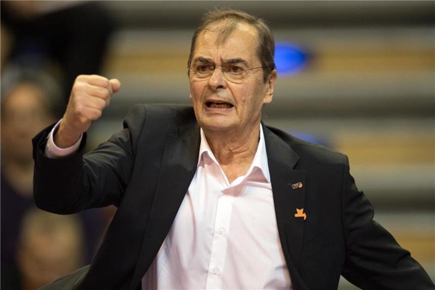 Berlin gewinnt erstes Volleyball-Finale in Friedrichshafen Stelian Moculescu hat im ersten Spiel des Playoff-Finales mit den Recycling Volleys Berlin einen Sieg in Friedrichshafen geholt. Foto: Soeren Stache